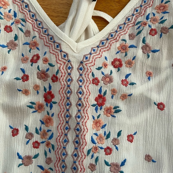 Miss Me flower 🌸 flowy tank ❤️😊😍 - Picture 3 of 5